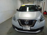 Used 2020 Nissan Kicks SR image 3