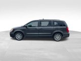 Used 2016 Chrysler Town & Country Touring image 4
