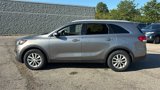 Used 2017 Kia Sorento LX image 3