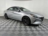 Used 2022 Hyundai Elantra SEL image 2