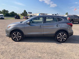 Used 2017 Nissan Rogue Sport SL image 2