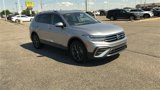Used 2024 Volkswagen Tiguan SE image 2