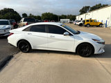 Used 2023 Hyundai Elantra SEL image 2