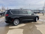 New 2025 Chrysler Pacifica Select image 5