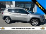 Used 2022 Jeep Compass Latitude image 2
