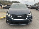 New 2025 Chrysler Pacifica Select image 3