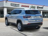 New 2025 Jeep Compass Latitude image 4
