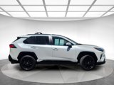 Used 2022 Toyota RAV4 SE image 3