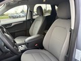 Used 2022 Ford Escape SE w/ Cold Weather Package image 4