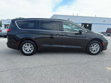 Used 2023 Chrysler Pacifica Touring-L image 4