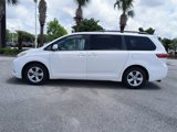 Used 2017 Toyota Sienna LE image 3