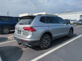 Used 2021 Volkswagen Tiguan SE w/ Panoramic Sunroof Package image 4