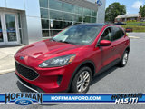 Used 2020 Ford Escape SE image 2