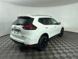 Used 2020 Nissan Rogue SV image 3