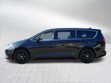 Used 2022 Chrysler Voyager LX image 4