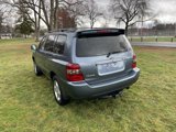 Used 2005 Toyota Highlander 4WD V6 w/ 3rd Row image 5