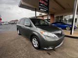 Used 2014 Toyota Sienna LE image 4