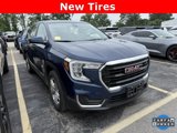 Used 2022 GMC Terrain SLE image 3