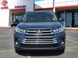 Used 2017 Toyota Highlander Limited Platinum image 3