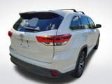 Used 2018 Toyota Highlander LE image 5