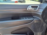 Used 2019 Jeep Grand Cherokee Laredo image 3