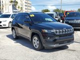 Used 2023 Jeep Compass Latitude image 3