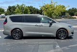 Used 2020 Chrysler Pacifica Limited w/ Advanced Safetytec Group image 3