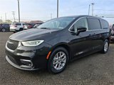 Used 2023 Chrysler Pacifica Touring-L image 3