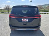 Used 2023 Chrysler Pacifica Touring-L image 4