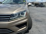 Used 2016 Volkswagen Touareg Sport image 2