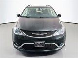 Used 2017 Chrysler Pacifica Touring-L image 2