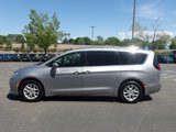 Used 2021 Chrysler Pacifica Touring-L image 5