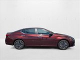 Used 2024 Nissan Altima 2.5 SV image 4