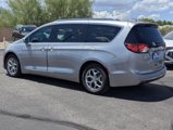 Used 2019 Chrysler Pacifica Limited image 4