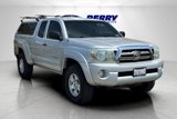 Used 2010 Toyota Tacoma PreRunner image 2
