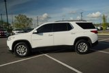 Used 2020 Chevrolet Traverse LT image 2