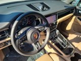 Used 2025 Porsche Macan image 4