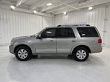 Used 2008 Lincoln Navigator 2WD image 2