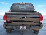 Used 2018 Toyota Tacoma TRD Off-Road image 5