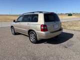 Used 2005 Toyota Highlander 4WD V6 w/ 3rd Row image 3
