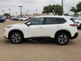 Used 2021 Nissan Rogue SV image 2