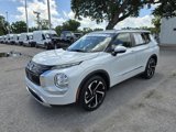 Used 2022 Mitsubishi Outlander ES image 2
