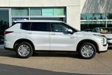 New 2025 Mitsubishi Outlander ES image 3