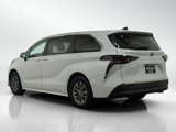 Used 2023 Toyota Sienna LE image 4