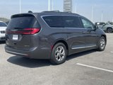 Used 2023 Chrysler Pacifica Limited image 3