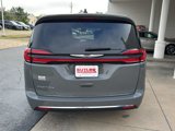 Used 2023 Chrysler Pacifica Touring-L image 4