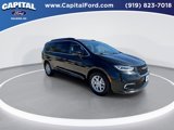 Used 2022 Chrysler Pacifica Touring-L image 2