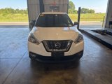 Used 2020 Nissan Kicks S image 2
