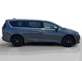 Used 2022 Chrysler Voyager LX image 6