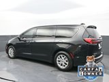 Used 2023 Chrysler Pacifica Touring-L image 4